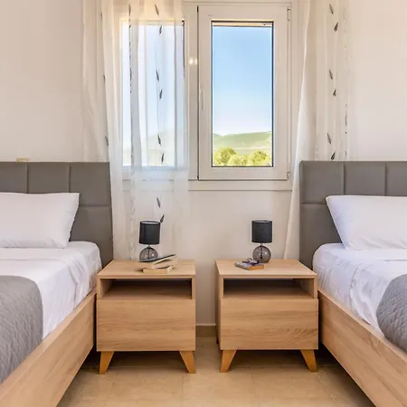 Melina, 2' Drive To The Beach Villa *