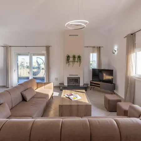 Villa Melina, 2' Drive To The Beach *