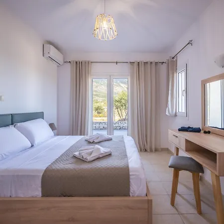 Melina, 2' Drive To The Beach Villa Karavados